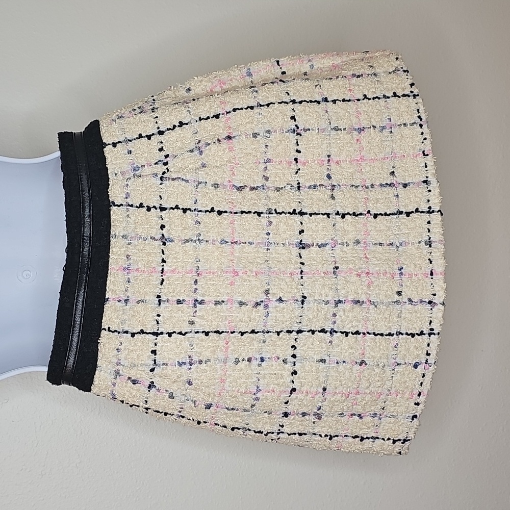 Gucci Patterned Tweed Mini Skirt in White - Picture 6 of 12